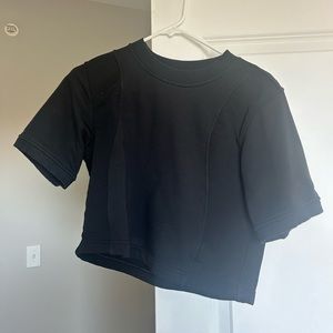 black cropped lulu tshirt!